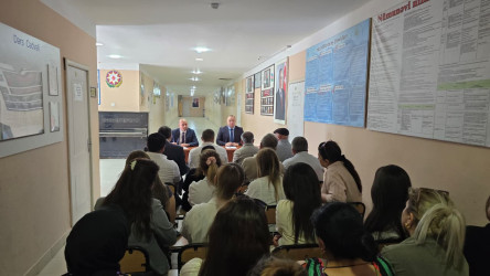 Kəlbəcər rayon İcra Hakimiyyətinin başçısı Azər Qocayev Bakı şəhəri, Xəzər rayonu, Binə qəsəbəsi, Bakı şəhər 347 nömrəli tam ümumtəhsil məktəbinin inzibati binasında həmin ərazidə yaşayan vətəndaşlar üçün səyyar-görüş qəbulunu keçirib.