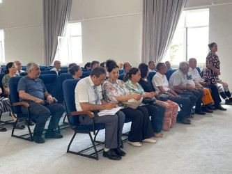 Kəlbəcər rayon İcra Hakimiyyətinin başçısı Azər Qocayev Abşeron rayonu, Mehdiabad qəsəbəsi, Kəlbəcər rayon 13 nömrəlitam orta məktəbin inzibati binasında həmin ərazidə yaşayan vətəndaşlar üçün səyyar-görüş qəbulunu keçirib.