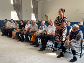 Kəlbəcər rayon İcra Hakimiyyətinin başçısı Azər Qocayev Abşeron rayonu, Mehdiabad qəsəbəsi, Kəlbəcər rayon 13 nömrəlitam orta məktəbin inzibati binasında həmin ərazidə yaşayan vətəndaşlar üçün səyyar-görüş qəbulunu keçirib.