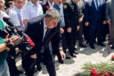 Birinci Qarabağ müharibəsində itkin düşən  Gəncə  Şəhidlər xiyabanında 31 il əvvəl naməlum şəhid kimi dəfn edilmiş, kimliyi bir qədər əvvəl müəyyənləşdirilən Məmmədov Hafiz Qədim oğlunun məzarı abadlaşdırılıb.