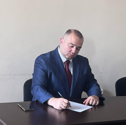 Kəlbəcər rayon İcra Hakimiyyətinin başçısı Azər Qocayev Bakı şəhəri, Binəqədi rayonu, Sumqayıt şossesi, Azərbaycan Avtomobil Yolları Dövlət Agentliyinin yataqxanasında və onun ətrafında yaşayan vətəndaşlar üçün səyyar-görüş qəbulunu keçirib.