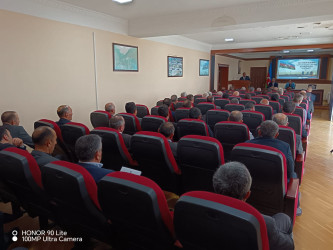 “Şəhərsalma və Memarlıq  ili”çərçivəsində 18 oktyabr-Müstəqilliyin Bərpası Gününə həsr olunmuş “Müstəqilliyimiz, əbədidir, daimidir,dönməzdir”mövzusunda tədbir keçirilib