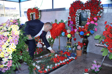 Kəlbəcər rayonunda 8 noyabr –Zəfər günü ilə bağlı şəhidlər xiyabanları ziyarət olunub.