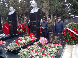 Kəlbəcər rayon İcra Hakimiyyəti başçısının birinici müavini Eldəniz Mehtiyev AZAL-a məxsus sərnişin təyyarəsinin faciəli şəkildə qəzaya uğramasın birinci ildönümündə, faciə nəticəsində həyatını itirmiş Azərbaycanın Milli Qəhrəmanı Hökümə Əliyevanın məzarını ziyarət edib.