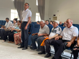 Kəlbəcər rayon İcra Hakimiyyətinin başçısı Azər Qocayev Abşeron rayonu, Mehdiabad qəsəbəsi, Kəlbəcər rayon 13 nömrəlitam orta məktəbin inzibati binasında həmin ərazidə yaşayan vətəndaşlar üçün səyyar-görüş qəbulunu keçirib.