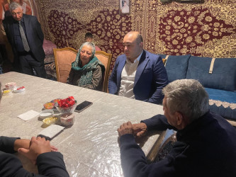 Kəlbəcər rayon İcra Hakimiyyətinin başçısı Azər Qocayev şəhid Abdullayev Şəhriyar Kamil oğlunun ailəsini ziyarət edilib.