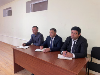 Kəlbəcər rayon İcra Hakimiyyətinin başçısı Azər Qocayev,Kəlbəcər rayon Prokuroru İlkin İsmayılov Daşkəsən rayonu, Quşçu kəndi, Quşçu kənd tam orta məktəbin inzibati binasında səyyar-görüş qəbulunu keçirib