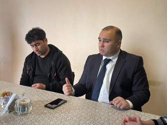 Kəlbəcər rayon İcra Hakimiyyətinin başçısı Azər Qocayev, Kəlbəcər rayon Prokuroru İlkin İsmayılov şəhid Rəhimli Bəxtiyar Nəsimi oğlunun ailəsini ziyarət edib