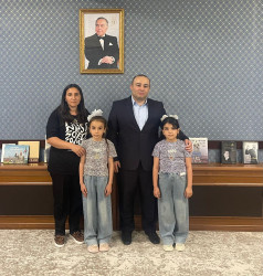 Kəlbəcər rayon İcra Hakimiyyətinin başçısı Azər Qocayev “1 iyun-Uşaqların Beynəlxalq Müdafiəsi Günü”nü şəhid  və qazi övladları ilə birgə qeyd edib.