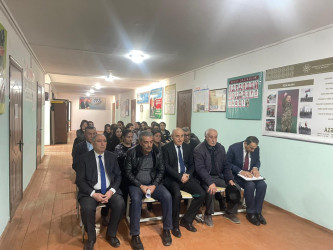 Kəlbəcər rayon İcra Hakimiyyətinin başçısı Azər Qocayev Binəqədi rayonunda müvəqqəti  fəaliyyət göstərən Kəlbəcər rayon 18 nömrəli tam orta məktəbin   inzibati  binasında həmin ərazidə yaşayan vətəndaşlar üçün səyyar-görüş qəbulunu keçirib.