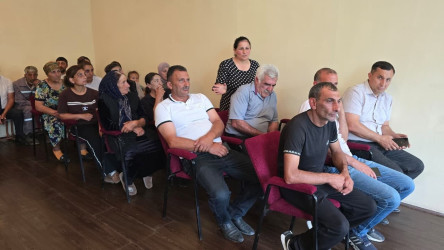 Kəlbəcər Rayon İcra Hakimiyyətinin başçısı Azər Qocayev, Kəlbəcər Rayon Prokuroru İlkin İsmayılov, Səfərbərlik və Hərbi Xidmətə Çagırış üzrə Dövlət Xidmətinin Kəlbəcər Rayon şöbəsinin rəisi polkovnik  Zöhrab Camalov Göygöl Rayonu Zurnabad  kəndi, Zurnabad kənd orta məktəbinin inzibati binasında həmin ərazidə yaşayan vətəndaşlar üçün səyyar-görüş qəbulunu keçirib