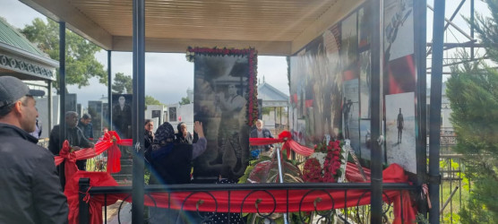 27 sentyabr “Anım Günü” ilə əlaqədar Vətən müharibəsi  zamanı şəhid olmuş leytenant Orucov Nemət Əkbər  oğlunun məzarı ziyarət edilib.