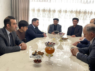 Kəlbəcər rayon İcra Hakimiyyətinin başçısı Azər Qocayev şəhid Musayev Vüsal Eldar oğlunun ailəsini ziyarət edib.