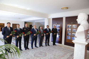 Ümummilli Lider Heydər Əliyevin anadan olmasının 103-cü ildönümünə həsr olunmuş “Zamanın fövqündə dayanan əbədiyaşar lider” mövzusunda tədbir keçirilib.