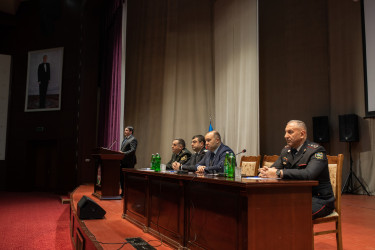 “Son dövrlərdə gənclər arasında artan zorakılıq hallarının qarşısının alınması, pis vərdişlərə qarşı mübarizə yolları, məktəb-uşaq-şagird münasibətlərinin  düzgün qurulması” mövzusunda təhsil işçiləri  ilə konfrans keçirilib.