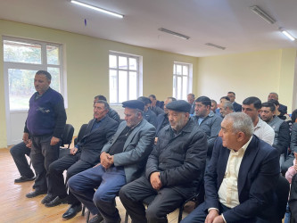 Kəlbəcər rayon İcra Hakimiyyətinin başçısı Azər Qocayev,Kəlbəcər rayon Prokuroru İlkin İsmayılov Daşkəsən rayonu, Quşçu kəndi, Quşçu kənd tam orta məktəbin inzibati binasında səyyar-görüş qəbulunu keçirib