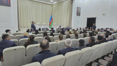 Kəlbəcər rayon İcra Hakimiyyətinin başçısı Azər Qocayev, YAP Kəlbəcər rayon təşkilatının sədri Həbib Misirov Bərdə şəhəri,Bərdə Regional Mədəniyyət İdarəsinin inzibati binasında həmin ərazidə yaşayan vətəndaşlar üçün səyyar-görüş qəbulunu keçirib.