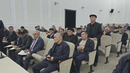 Kəlbəcər rayon İcra Hakimiyyətinin başçısı Azər Qocayev, YAP Kəlbəcər rayon təşkilatının sədri Həbib Misirov Bərdə şəhəri,Bərdə Regional Mədəniyyət İdarəsinin inzibati binasında həmin ərazidə yaşayan vətəndaşlar üçün səyyar-görüş qəbulunu keçirib.