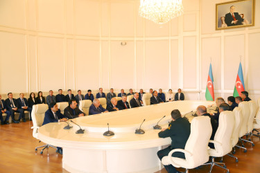 “Konstitusiya və Suverenlik ili”çərçivəsində  “Ümummilli Lider Heydər Əliyev müstəqil Azərbaycan Konstitusiyasının    müəllifidir”    mövzusunda   tədbir keçirlilib.