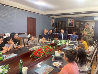 Kəlbəcər rayon İcra Hakimiyyətinin başçısı Azər Qocayev “1 iyun-Uşaqların Beynəlxalq Müdafiəsi Günü”nü şəhid  və qazi övladları ilə birgə qeyd edib.