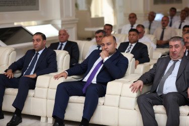 “Şəhərsalma və Memarlıq İli” çərçivəsində, İşğaldan azad olunmuş Kəlbəcər rayonunda innovativ yanaşmaların tətbiqi ilə genişmiqyaslı bərpa-quruculuq işləri, milli-mənəvi  kimliyimizin qorunması və tanıdılması mövzusunda tədbir keçirilib.