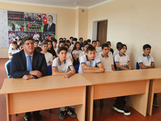 Kibertəhlükəsizlik və sosial şəbəkələrdən səmərəli istifadə" mövzusunda təlim təşkil olunub.