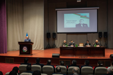 “Son dövrlərdə gənclər arasında artan zorakılıq hallarının qarşısının alınması, pis vərdişlərə qarşı mübarizə yolları, məktəb-uşaq-şagird münasibətlərinin  düzgün qurulması” mövzusunda təhsil işçiləri  ilə konfrans keçirilib.