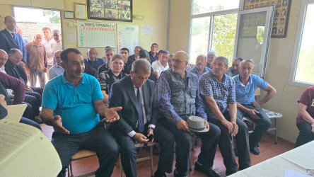 Kəlbəcər rayon İcra Hakimiyyətinin başçısı Azər Qocayev, Kəlbəcər rayon Prokuroru İlkin İsmayılov Oğuz rayonu, Calud-1 qəsəbəsi, Kəlbəcər rayon 95 nömrəli tam orta məktəbin  inzibati binasında  həmin ərazidə yaşayan vətəndaşlar üçün səyyar-görüş qəbulunu keçirib.