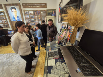 Milli Qəhrəman Hökümə Əliyevanın ailəsi ziyarət edilib.