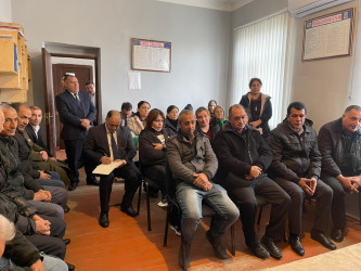 Kəlbəcər rayon İcra Hakimiyyətinin başçısı Azər Qocayev Yevlax şəhəri Kəlbəcər rayon 78 nömrəli tam orta məktəbin inzibati  binasında həmin ərazidə yaşayan vətəndaşlar üçün səyyar-görüş qəbulunu keçirib.