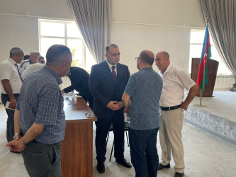 Kəlbəcər rayon İcra Hakimiyyətinin başçısı Azər Qocayev Abşeron rayonu, Mehdiabad qəsəbəsi, Kəlbəcər rayon 13 nömrəlitam orta məktəbin inzibati binasında həmin ərazidə yaşayan vətəndaşlar üçün səyyar-görüş qəbulunu keçirib.