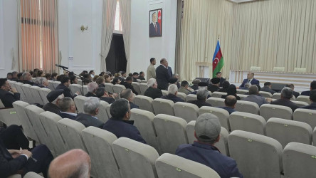 Kəlbəcər rayon İcra Hakimiyyətinin başçısı Azər Qocayev, YAP Kəlbəcər rayon təşkilatının sədri Həbib Misirov Bərdə şəhəri,Bərdə Regional Mədəniyyət İdarəsinin inzibati binasında həmin ərazidə yaşayan vətəndaşlar üçün səyyar-görüş qəbulunu keçirib.