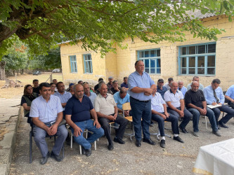 Kəlbəcər rayon İcra Hakimiyyətinin başçısı Azər Qocayev Ağsu rayonu, Hinqar kəndində və onun ətrafında müvəqqəti  yaşayan vətəndaşlar üçün səyyar-görüş qəbulunu keçirib.