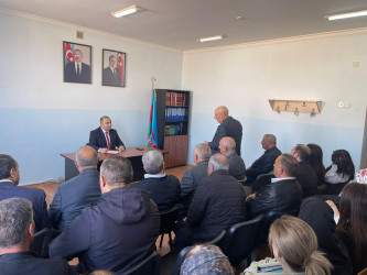 Kəlbəcər rayon İcra Hakimiyyətinin başçısı Azər Qocayev Xəzər rayonu ərazisində fəaliyyət göstərən  Kəlbəcər rayon 14 nömrəli tam orta məktəbin inzibati  binasında həmin ərazidə yaşayan vətəndaşlar üçün səyyar-görüş qəbulunu keçirib.