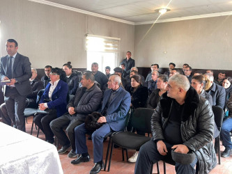 Kəlbəcər rayon İcra Hakimiyyətinin başçısı Azər Qocayev, Kəlbəcər rayon Prokuroru İlkin İsmayılov  Bərdə rayonu, Ağac Emalı Zavodunun ərazisi, Kəlbəcər rayon 41 nömrəli ümumi orta məktəbin inzibati binasında həmin ərazidə yaşayan vətəndaşlar üçün səyyar-görüş qəbulunu keçirib.