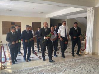 “Şəhərsalma və Memarlıq İli” çərçivəsində Kəlbəcər Rayon İcra Hakimiyyətinin təşkilatçılığı ilə “Memarlıqda milli üslub: Ulu Öndərin müasir Azərbaycan memarlığına töhfələri” mövzusunda tədbir keçirilib.