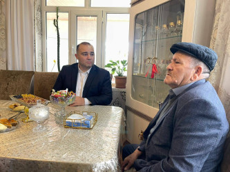 Kəlbəcər rayon İcra Hakimiyyətinin başçısı Azər Qocayev və Kəlbəcər rayon Prokuroru İlkin İsmayılov şəhid Abdullayev Həsən Aydın oğlunun ailəsini ziyarət edib.