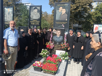 27 sentyabr “Anım Günü” ilə əlaqədar  Kəlbəcər Rayon İcra Hakimiyyətinin başçısı aparatının məsul  Əməkdaşları  antiterror əməliyyatlarında şəhid olmuş Tağızadə Cahangir Qurban oğlunun ailəsini ziyarət ediblər