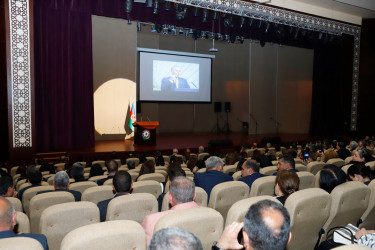 Ümummilli Lider Heydər Əliyevin anadan olmasının 103-cü ildönümünə həsr olunmuş “Zamanın fövqündə dayanan əbədiyaşar lider” mövzusunda tədbir keçirilib.