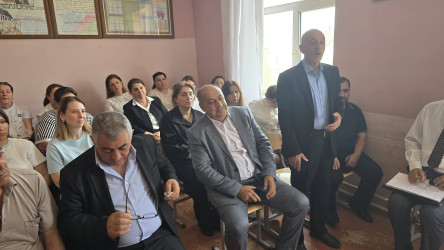 Kəlbəcər rayon İcra Hakimiyyətinin başçısı Azər Qocayev Abşeron rayonu Masazır qəsəbəsi ərazisində fəaliyyət göstərən Kəlbəcər rayon 56 nömrəli tam orta məktəbin inzibati  binasında həmin ərazidə yaşayan vətəndaşlar üçün səyyar-görüş qəbulunu keçirib.