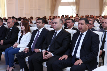 “Şəhərsalma və memarlıq ili”çərçivəsində “Ümummilli Lider Heydər Əliyevin respublikaya rəhbərlik etdiyi illər  Azərbaycan şəhərsalma və memarlığının inkişafında xüsusi mərhələ təşkil edir” mövzusunda  tədbir keçirilib.