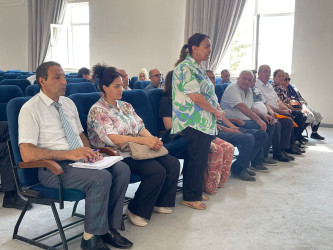 Kəlbəcər rayon İcra Hakimiyyətinin başçısı Azər Qocayev Abşeron rayonu, Mehdiabad qəsəbəsi, Kəlbəcər rayon 13 nömrəlitam orta məktəbin inzibati binasında həmin ərazidə yaşayan vətəndaşlar üçün səyyar-görüş qəbulunu keçirib.