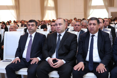 “Şəhərsalma və memarlıq ili”çərçivəsində “Ümummilli Lider Heydər Əliyevin respublikaya rəhbərlik etdiyi illər  Azərbaycan şəhərsalma və memarlığının inkişafında xüsusi mərhələ təşkil edir” mövzusunda  tədbir keçirilib.