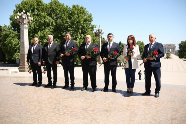 “Şəhərsalma və memarlıq ili”çərçivəsində “Ümummilli Lider Heydər Əliyevin respublikaya rəhbərlik etdiyi illər  Azərbaycan şəhərsalma və memarlığının inkişafında xüsusi mərhələ təşkil edir” mövzusunda  tədbir keçirilib.
