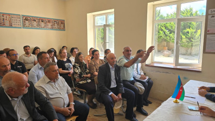 Kəlbəcər rayon İcra Hakimiyyətinin başçısı Azər Qocayev Bakı şəhəri, Xəzər rayonu, Qala qəsəbəsi, Bakı şəhər 345 nömrəli  tam ümumtəhsil məktəbinin inzibati binasında həmin ərazidə yaşayan vətəndaşlar üçün səyyar-görüş qəbulunu keçirib.