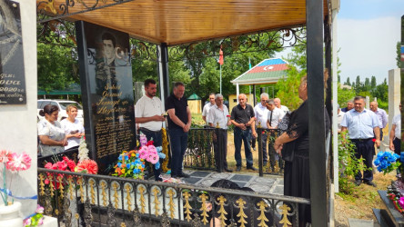 Şəhid Heydərov Qismət İsmayıl oğlunun məzarı və ailəsi ziyarət edilib.