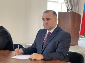 Kəlbəcər rayon İcra Hakimiyyətinin başçısı Azər Qocayev Abşeron rayonu, Mehdiabad qəsəbəsi, Kəlbəcər rayon 13 nömrəlitam orta məktəbin inzibati binasında həmin ərazidə yaşayan vətəndaşlar üçün səyyar-görüş qəbulunu keçirib.