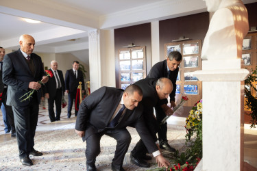 Müasir Azərbaycan dövlətinin memarı və qurucusu, xalqımızın ümummilli lideri Heydər Əliyevin vəfatının 21-ci ildönümü Kəlbəcər rayonunda hörmət və ehtiramla anılıb.