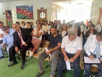 Kəlbəcər rayon İcra Hakimiyyətinin başçısı Azər Qocayev Abşeron rayonu, Masazır kəndi,  7 nömrəli tam orta məktəbin inzibati binasında həmin ərazidə yaşayan vətəndaşlar üçün qəbul keçirib.