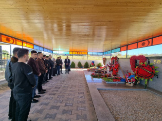 8 noyabr Zəfər günü ərəfəsində Şəhid Tağıyev Eşqin Asif oğlunun məzarı ziyarət edilib.